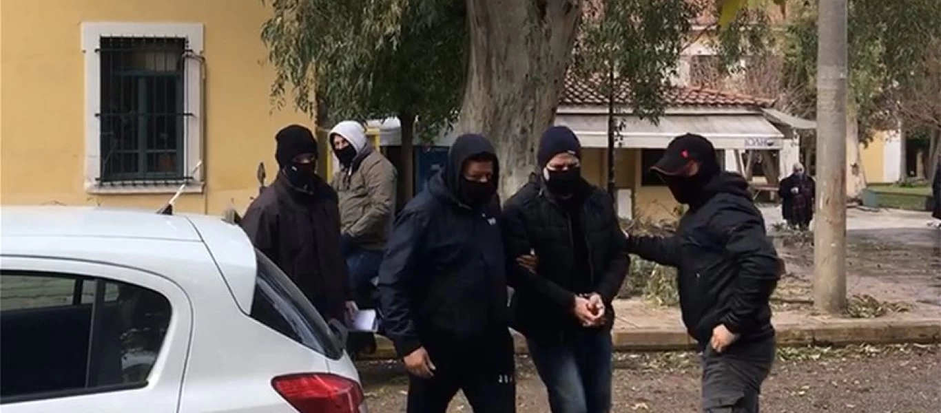 Προθεσμία για να απολογηθεί πήρε ο παιδόφιλος και εκλεκτός του Μαξίμου Δ.Λιγνάδης - Κατηγορείται για βιασμό κατά συρροή